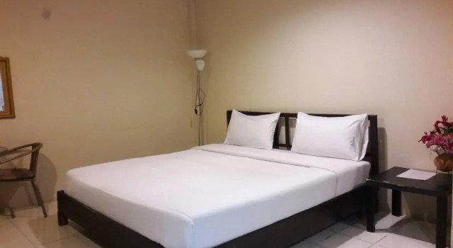 Sritrakarn Hotel, Забронировать Отель Отели Удонтхани с парковкой, рядом с Университет Раджабхат Удон Тхани, Парковка