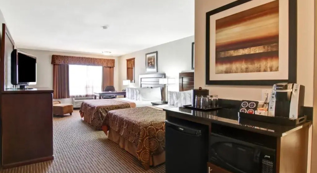 Четырёхместный номер Standard Canalta Hotel Moosomin