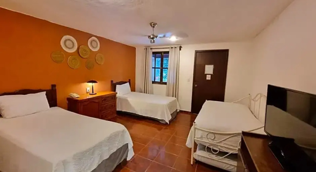 Четырёхместный номер Standard Hotel Holly