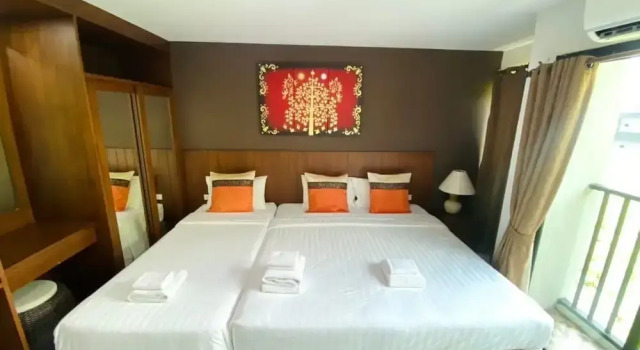 Трёхместный номер Standard с балконом Huen Jao Ban Hotel