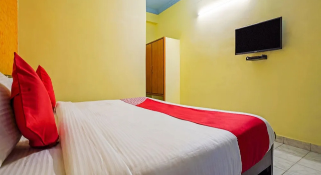 Номер Deluxe OYO 19121 V G Guest House