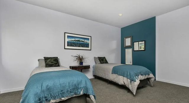 QV Executive Penthouse with Parking - 782