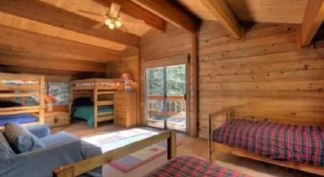 Fairway Family Cabin, Забронировать Дом для отпуска Коттеджи Траков, Коттедж