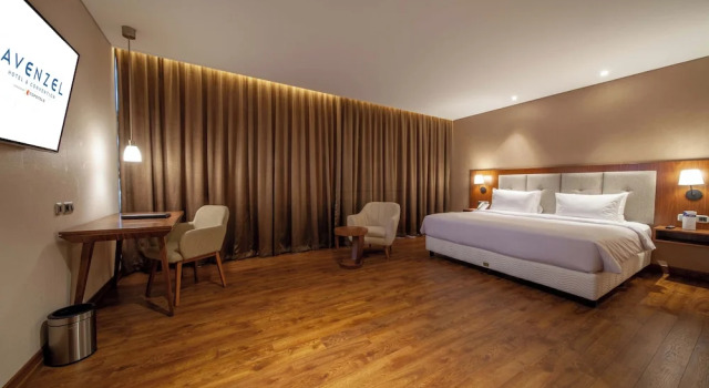 Habitación De lujo con vista a la piscina Avenzel Hotel & Convention Cibubur