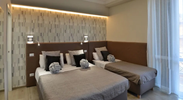 Трёхместный номер Standard с балконом At your Place