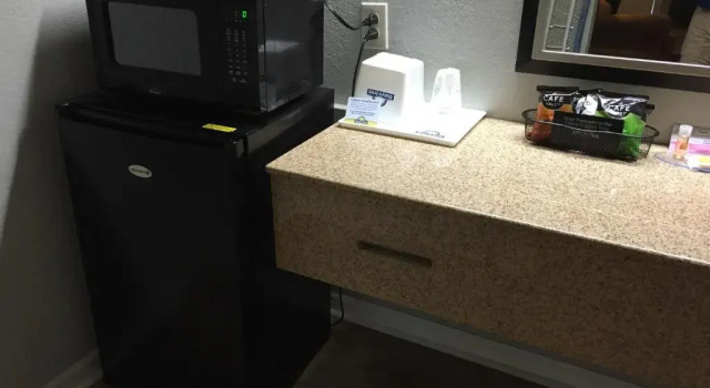 Номер Standard Days Inn by Wyndham New Braunfels