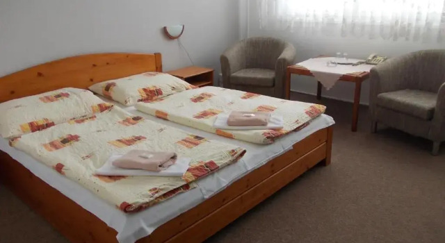 Четырёхместный номер Standard Hotel Milotel