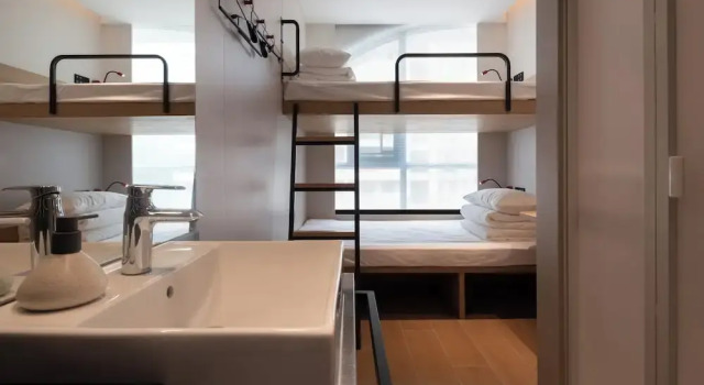 Двухместный номер Deluxe Guangzhou Desti Youth Hostel - Rainbow Bridge Metro Station-24H Reception&English Service& Cafe& Bar& Luggage Storage& Large Public Area