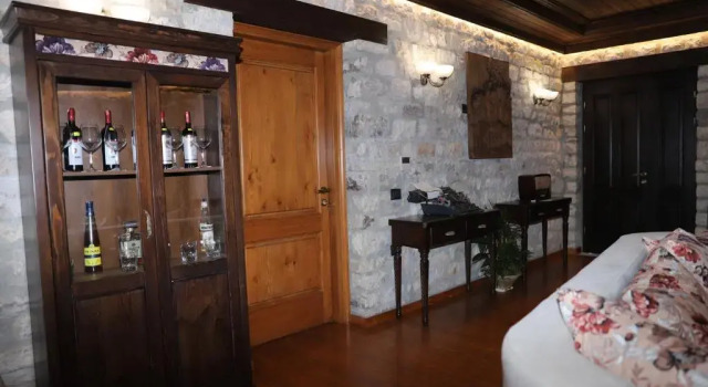 Oda Tomori, Rezervasyon Otel Berat County 4 yıldızlı oteller, 4*
