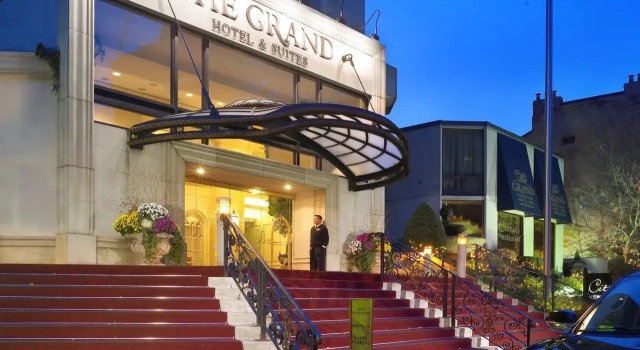Grand Hotel & Suites