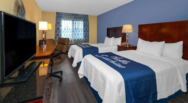 Четырёхместный номер Standard Days Inn by Wyndham Milan Sandusky South