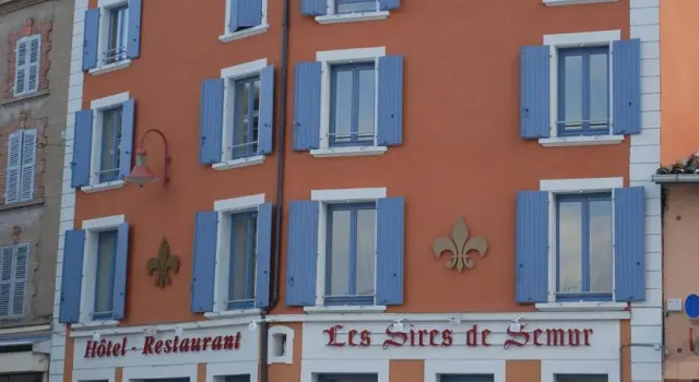 Hotel Les Sires De Semur, Prenota Hotel Hotel SPA a Alvernia, SPA