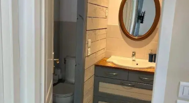 Maison de plein pied divisée en 2 appartements F3 independant, situé à Jacou, à 15km des plages, 5km de montpellier centre, attention le tarif proposé est pour un appartement si vous souhaitez louer les 2 réservez 2 hébergements, Book Lejlighed Hoteller i Jacou med parkering, Parkering