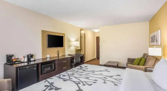 Люкс Standard Sleep Inn & Suites Hannibal West