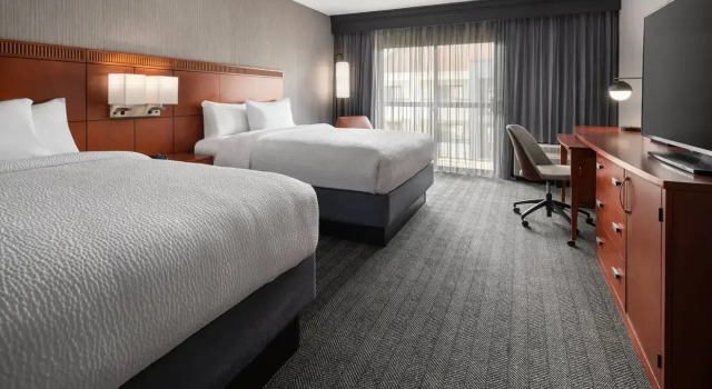 Четырёхместный номер Standard Courtyard Seattle Southcenter