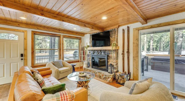Hot Tub + Fireplace: Cozy Angel Fire A-frame Cabin, Varaa Lomakoti Angel Fire 