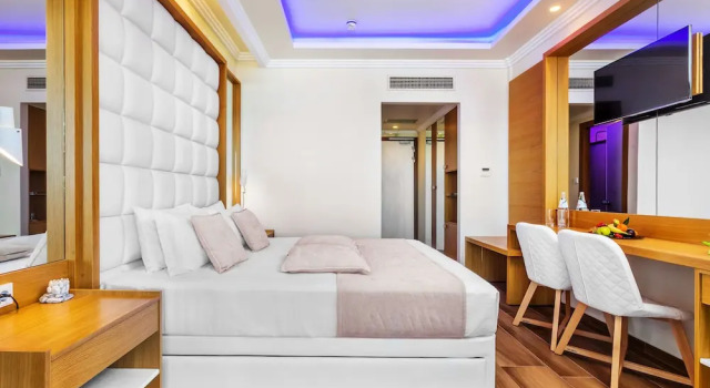 Номер Standard с балконом и с видом на море Porto Marine Hotel