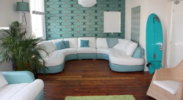 8 Bedroom Beach House, in Bournemouth and hot tub
