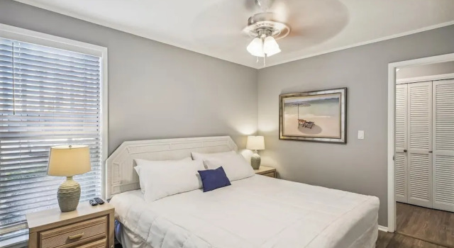 Sandpiper Cove 1030 1 Bedroom Condo by RedAwning, Забронировать Апартаменты/квартира Отели Дестин с парковкой, рядом с Аквапарк Биг-Каунас, Парковка