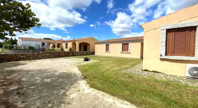 SAN TEODORO - CENTRO E SPIAGGIA A PIEDI - GIARDINO PRIVATO-Rosa 1