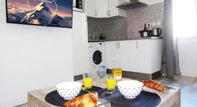 Апартаменты Le Trendy: 2-room 2 blocks from the beach