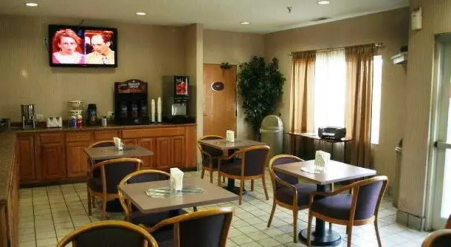 Rodeway Inn (On Woodlands Vil. Blvd), Забронировать Апартаменты/квартира Апартаменты Флагстафф, рядом с Университет Северной Аризоны, Апартаменты/квартира