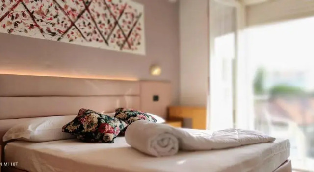 Четырёхместный номер Standard с балконом Hotel Villa Platani