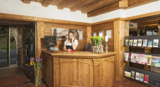 Hotel Bergkristall, Rezervați Hotel Hippach 