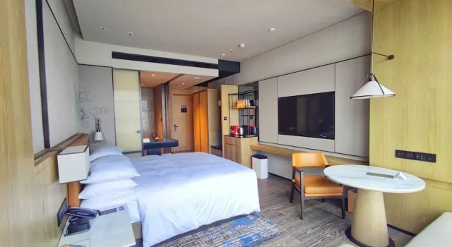 Двухместный номер Executive Courtyard by Marriott Luoyang