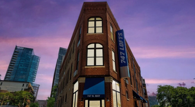 Steps From (Arguably) The Best Pizza Spot In Chicago - Experience The Local Chicago Lifestyle - 747 Lofts Cabin 208  by RedAwning, Book Lejlighedshotel Apart-hoteller i Illinois, Lejlighedshotel
