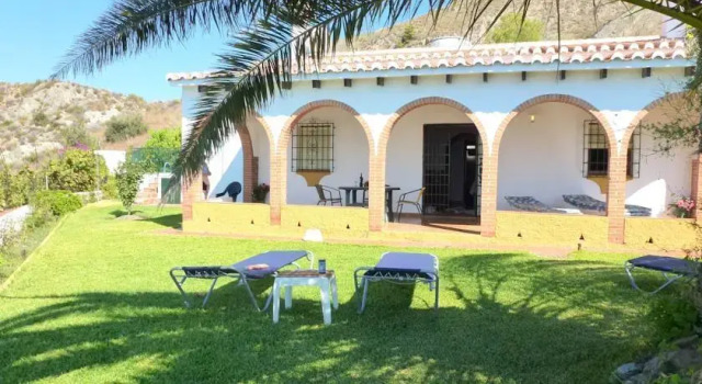 Villas Nerjazul - Molino de Papel, Забронировать Вилла Отели Калета-де-Велес с бассейном, Бассейн