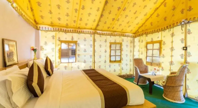 Luxury Golden Camp
