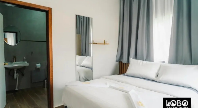 Lobo Apartments complex, Book Lejlighed Hoteller i Kombo Saint Mary med parkering, Parkering