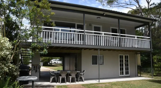 Paradise Bungalow Waterfront, 预订 酒店 圣殿海岬 杰维斯湾