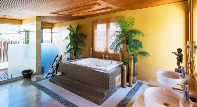 Large (12.000 sq. ft.) 5-BDR villa for rent in Cap Cana – with pool, chef, maid, Rezervați Vilă Cap Cana Punta Cana