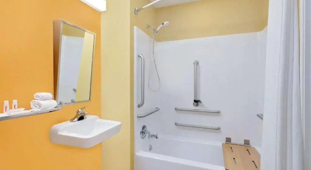 Номер Superior Microtel Inn & Suites by Wyndham Princeton