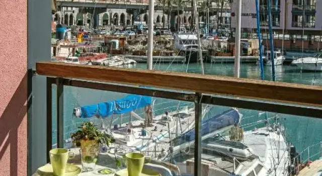 SullAcqua del Porto Antico, Забронировать Отель Отели Генуи с парковкой, рядом с Станция метро Sarzano/Sant'Agostino, Парковка