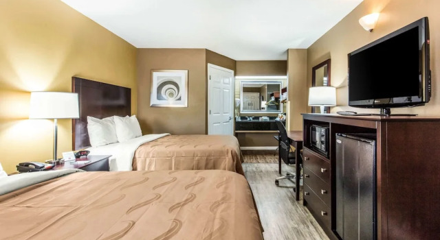 Четырёхместный номер Standard с балконом Quality Inn Bessemer I-20 exit 108