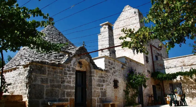 Апартаменты Цокольный этаж Il Trullo E Il Fortino
