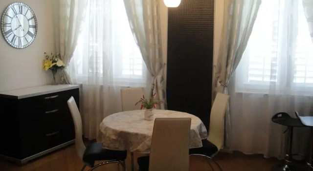 Morpurgo Lux, Prenota Hotel Splitska 