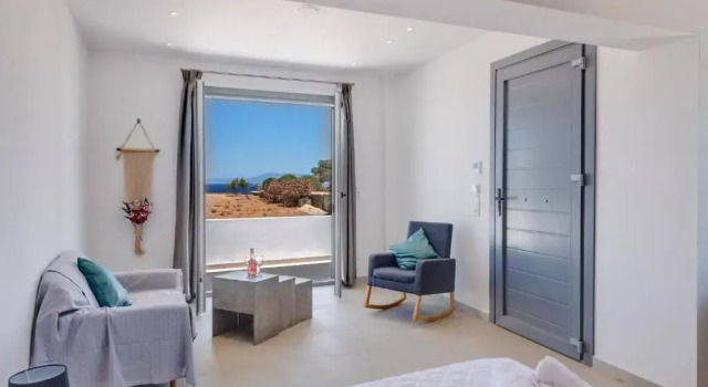 Chrysonisos Suites with Sunset & Seaviews near Kini