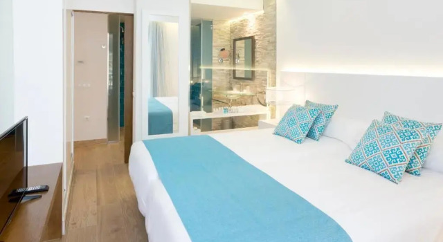 Люкс с видом на горы Mar Hotels Playa Mar & Spa