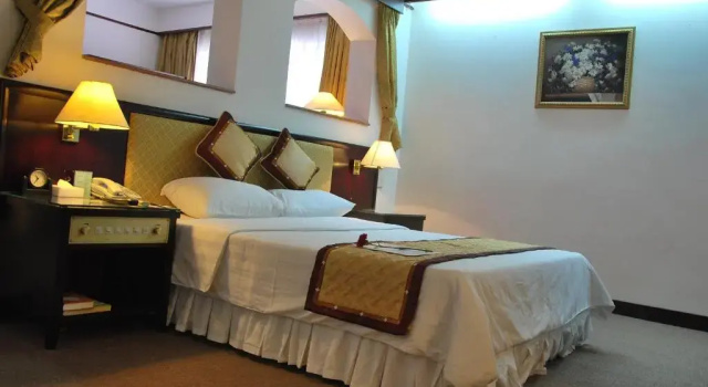 Люкс Executive Capital Garden Hotel