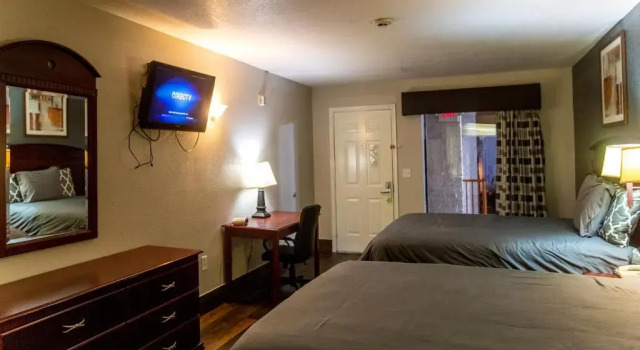 Четырёхместный номер Standard Magnolia Inn and Suites
