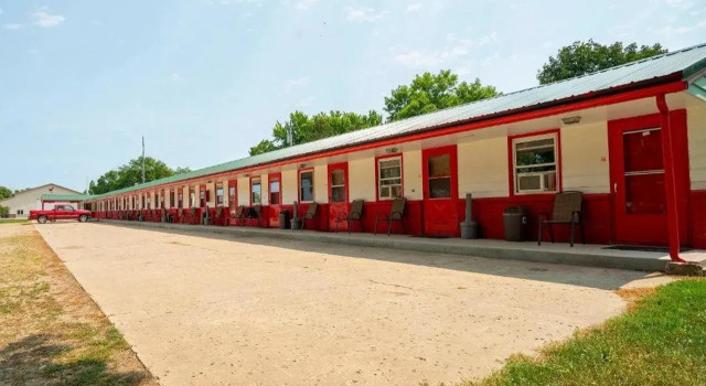 OYO Hotel Lamberton Hwy 14, Varaa Hotelli Hotellit Minnesota pysäköinnillä, Pysäköinti