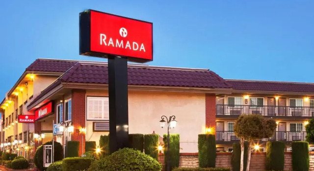 Четырёхместный номер Standard Michigan City Inn