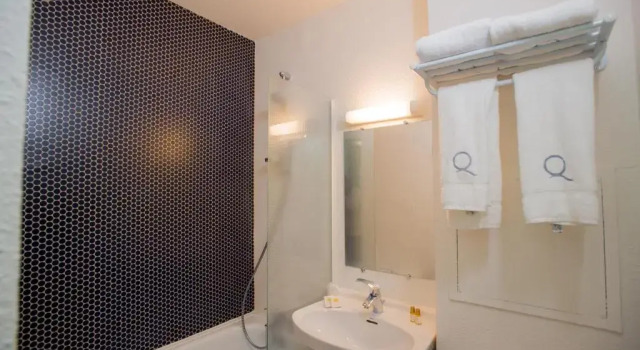 Четырёхместный номер Standard Hôtel des 4 Ours