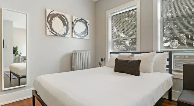 Modern Minimalist Studio in Portage Park