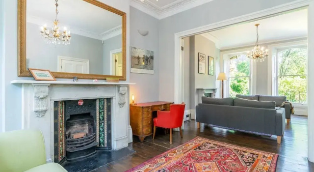 Tremendous House For 10 Guests With Large Garden