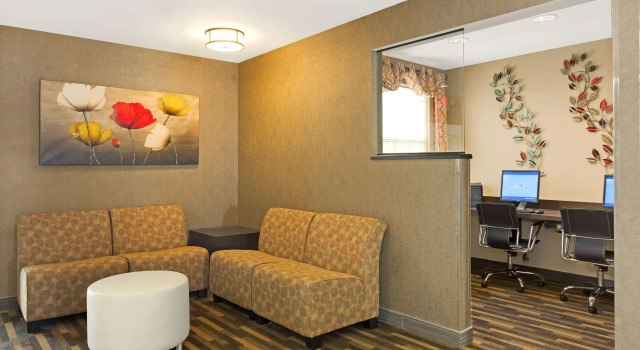 Hawthorn Extended Stay by Wyndham Cincinnati/Sharonville, Забронировать Отель Шаронвилл штат Огайо